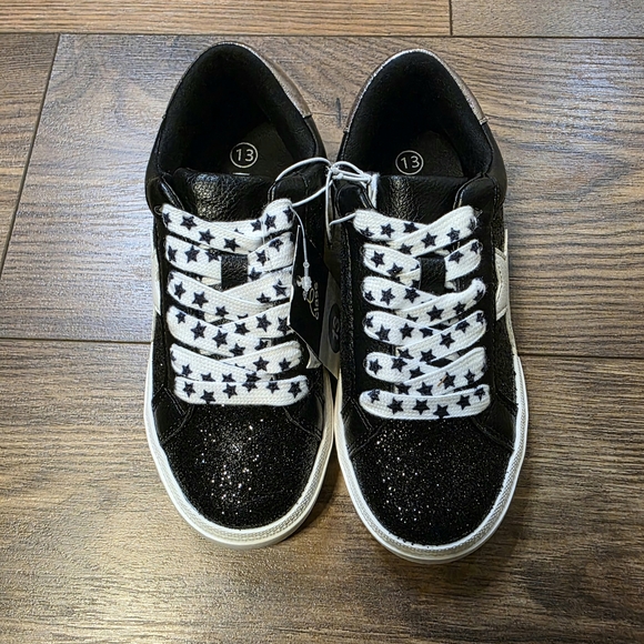Youth Black Glitter Sneakers with Stars NWT - Picture 3 of 9